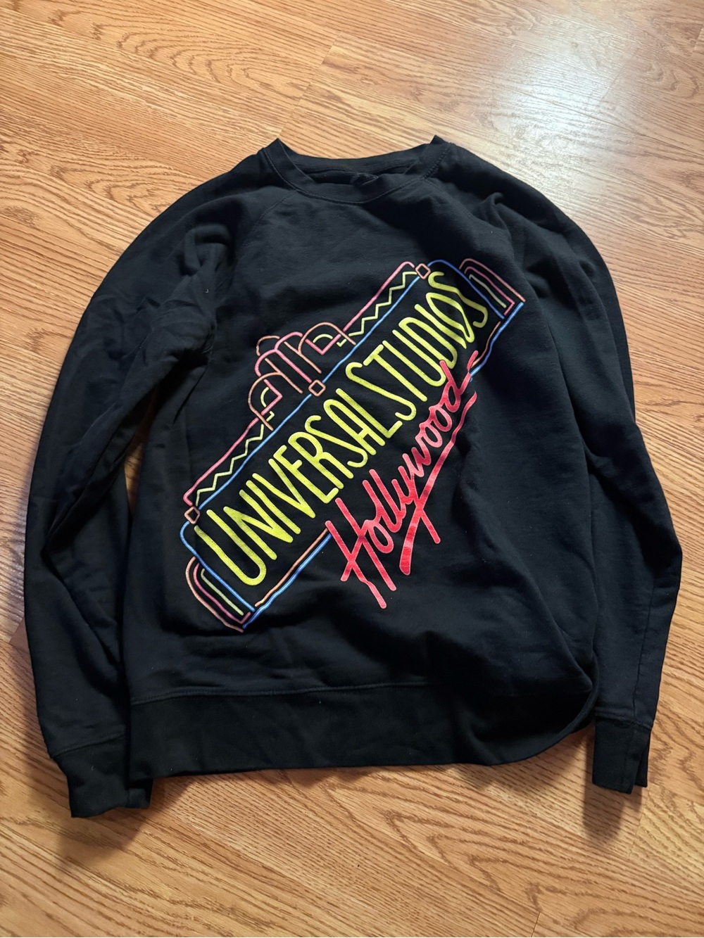 Universal Studios Hollywood black crewneck with vintage Logo